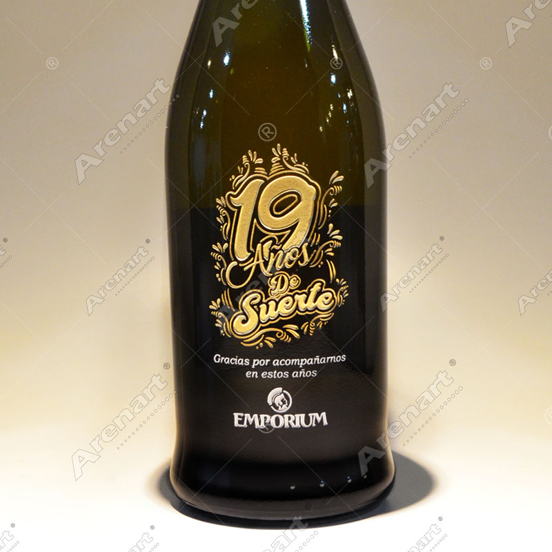 botella-espumante-Emporium-aniversario-personalizado-logo-arenado-grabado-arenart.jpg
