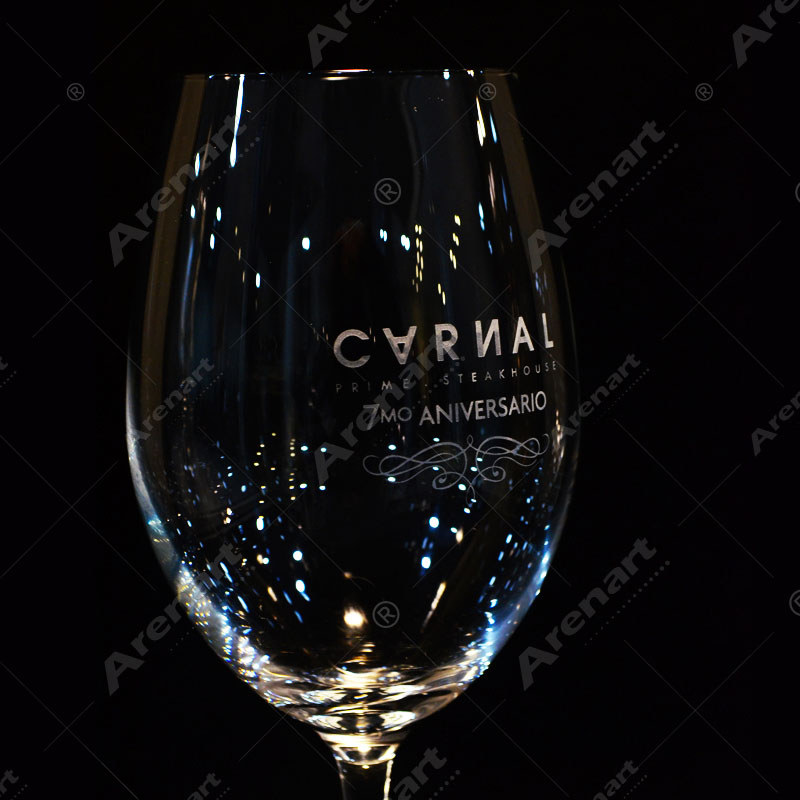 copa-vino-CARNAL-aniversario-grabado-logo-arenado-evento-arenart.jpg
