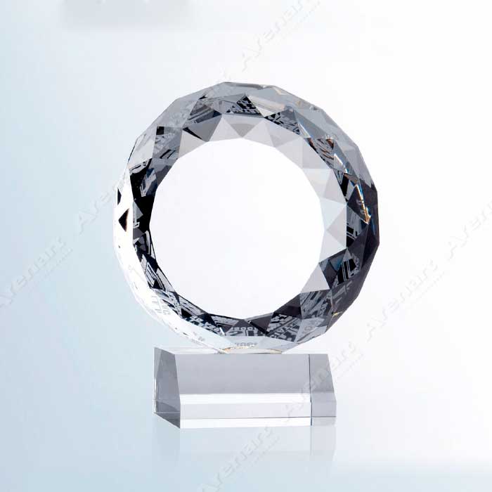trofeo-arenado-de-cristal-optico-para-eventos-especiales-y-reconocimiento-arenart-en-lima.jpg