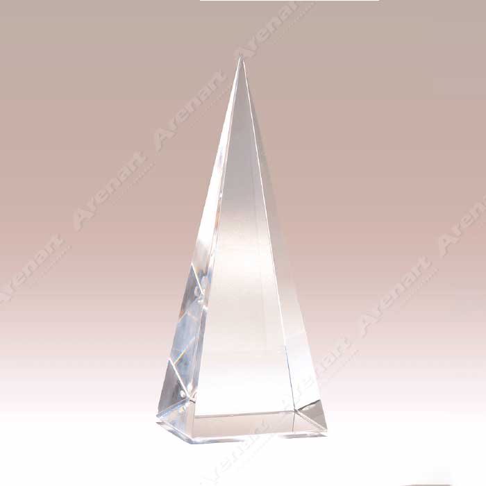 trofeo-arenado-de-piramide-torre-cristal-optico-para-reconocimiento-arenart-en-lima.jpg