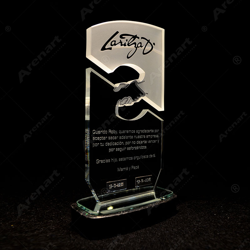 trofeo-cristal-base-granito-espejo-lima-peru-grabado-personalizado-Deal-arenart.jpg